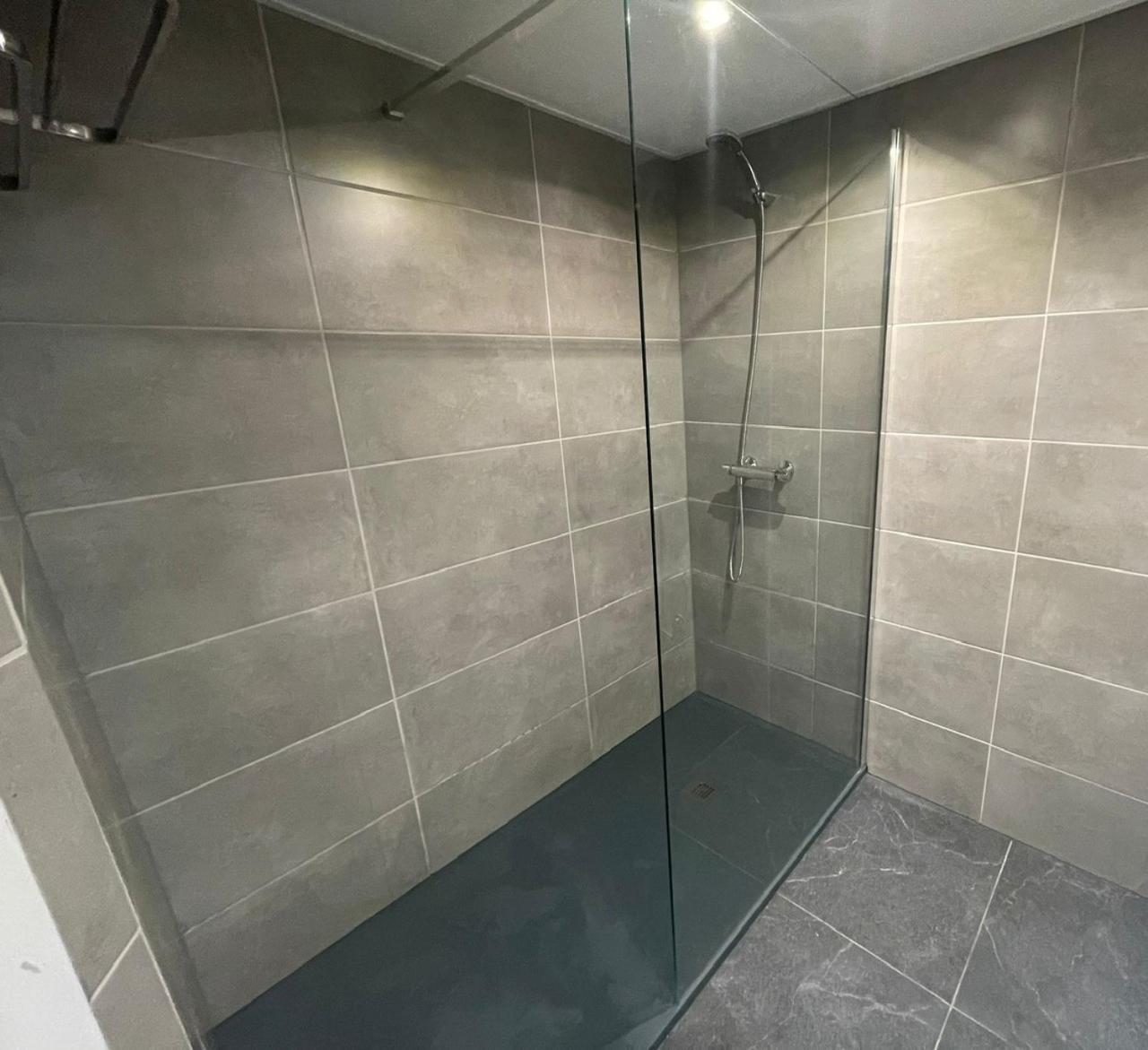 Edificio Gijon Newly Renovated Two-Bedroom Apartment Benidorm Bagian luar foto
