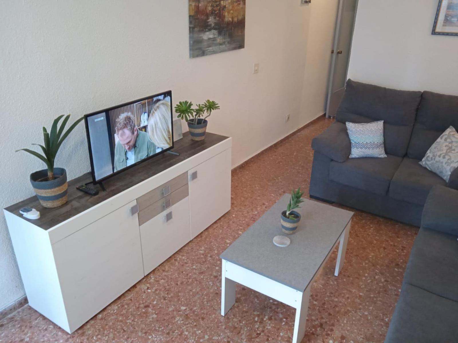 Edificio Gijon Newly Renovated Two-Bedroom Apartment Benidorm Bagian luar foto