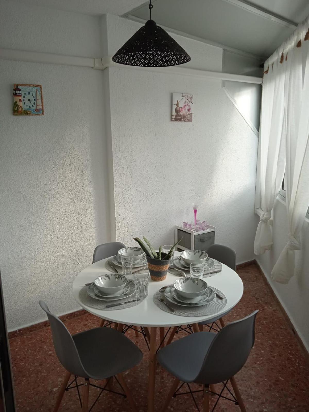 Edificio Gijon Newly Renovated Two-Bedroom Apartment Benidorm Bagian luar foto